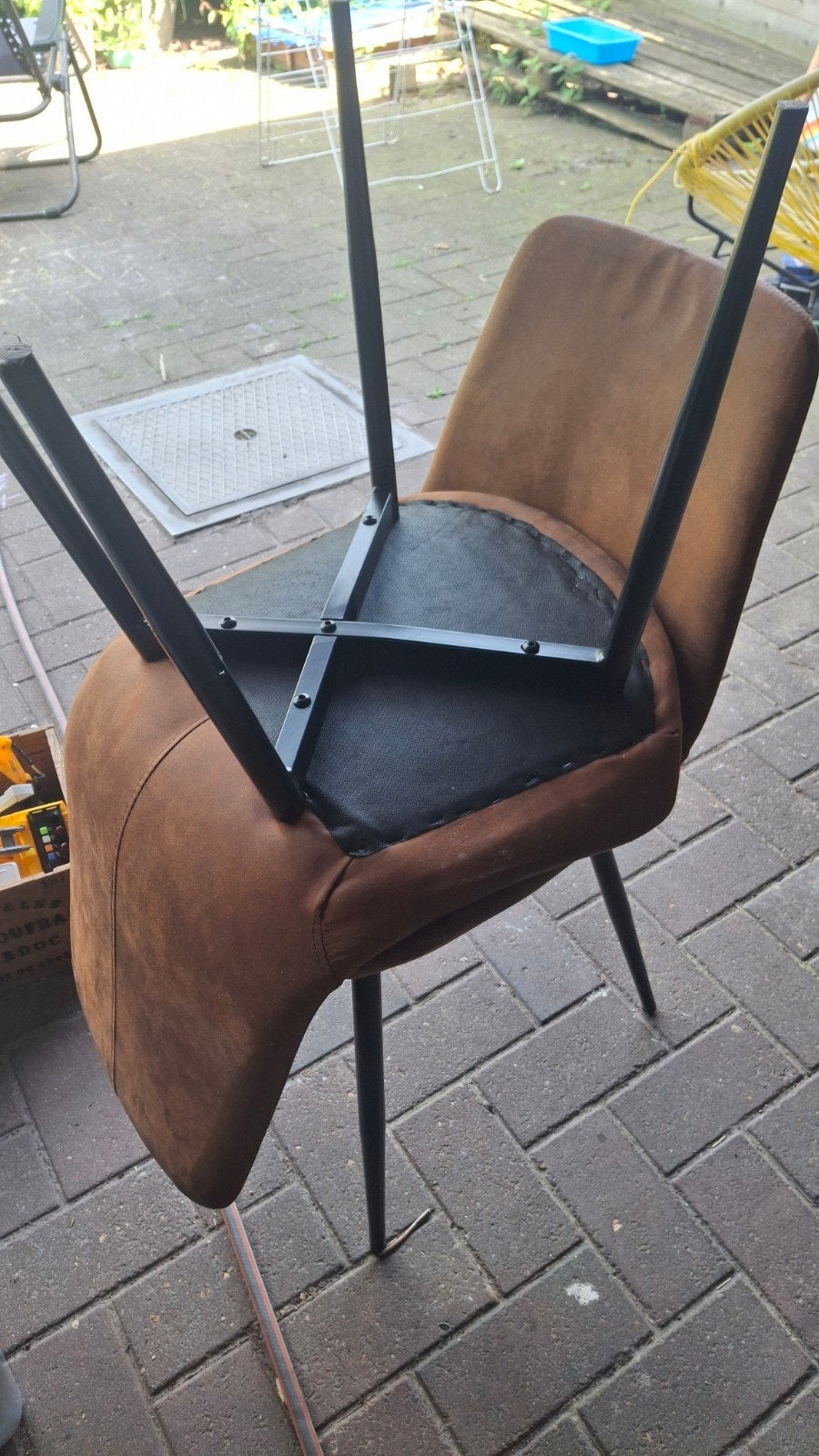 2 stoelen, Ophalen