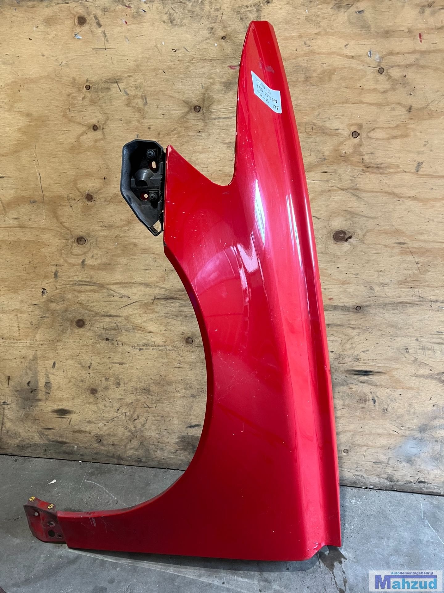 Aile avant gauche rouge VOLVO V50 612-64 2004-2012, Gunnar Engellaus vag 8
405 31  Gothenburg, SE, Info@volvocars.com, Volvo Car Corporation