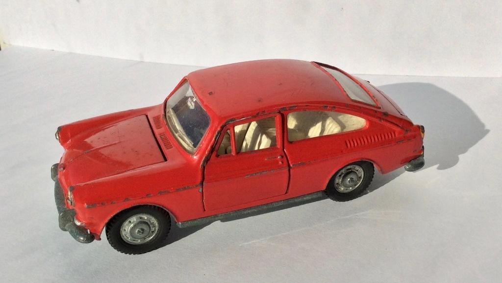 Dinky Toys 163 - Volkswagen 1600 TL, Hobby en Vrije tijd, Modelauto's | 1:43, Gebruikt, Auto, Dinky Toys, Ophalen of Verzenden