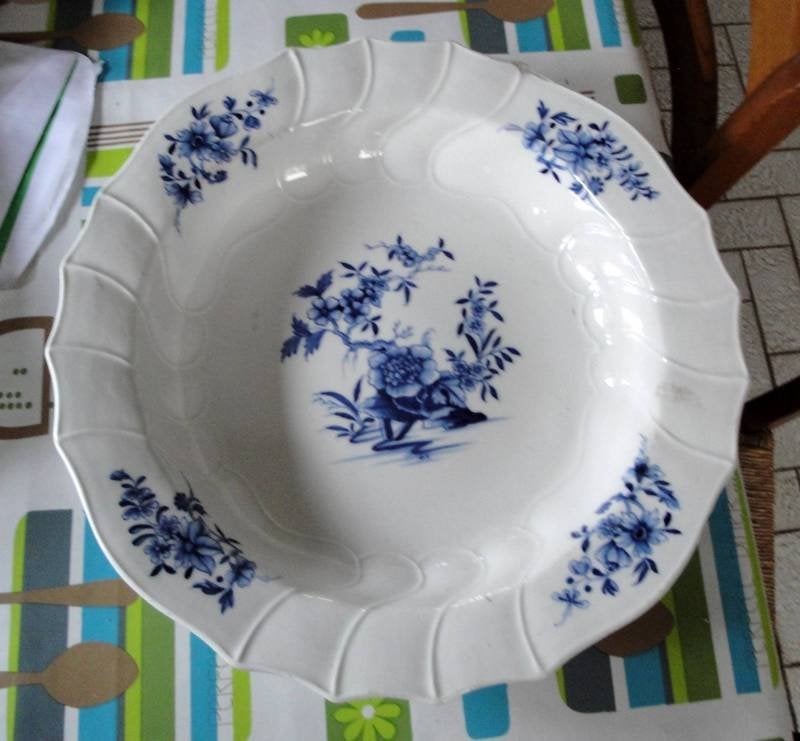 TRES GRAND PLAT PORCELAINE de TOURNAI., Antiquités & Art, Enlèvement