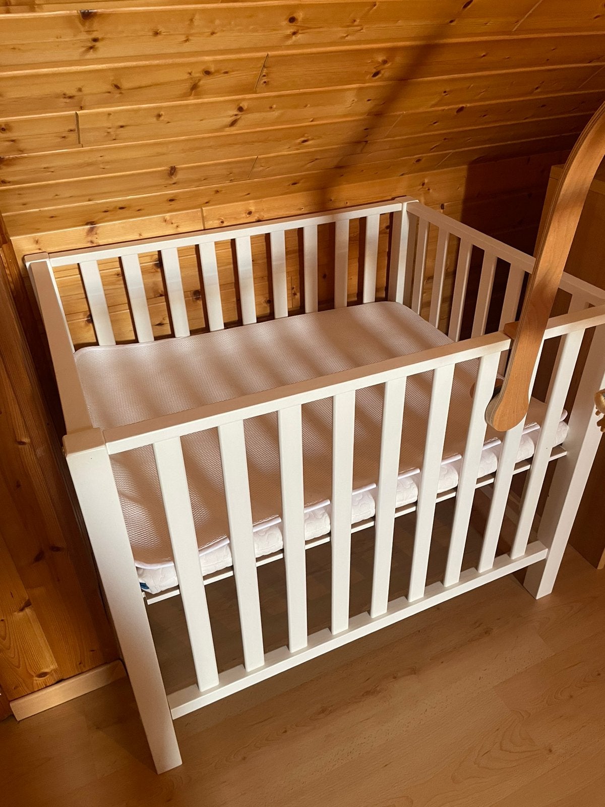 Houten park met aerosleep matras + beschermer B100xD77xH80, Kinderen en Baby's, Babyparken, Ophalen, Gebruikt, Rechthoekig, In hoogte verstelbaar