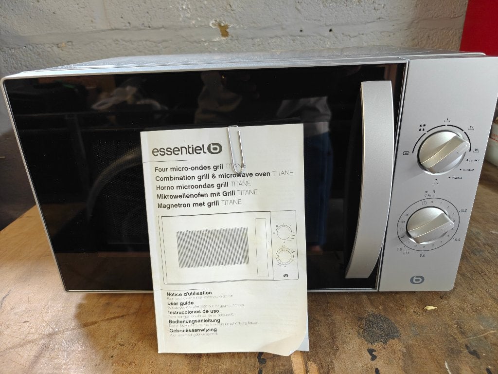 Micro-ondes, Electroménager, Micro-ondes, Gril, Enlèvement, Utilisé, 45 à 60 cm