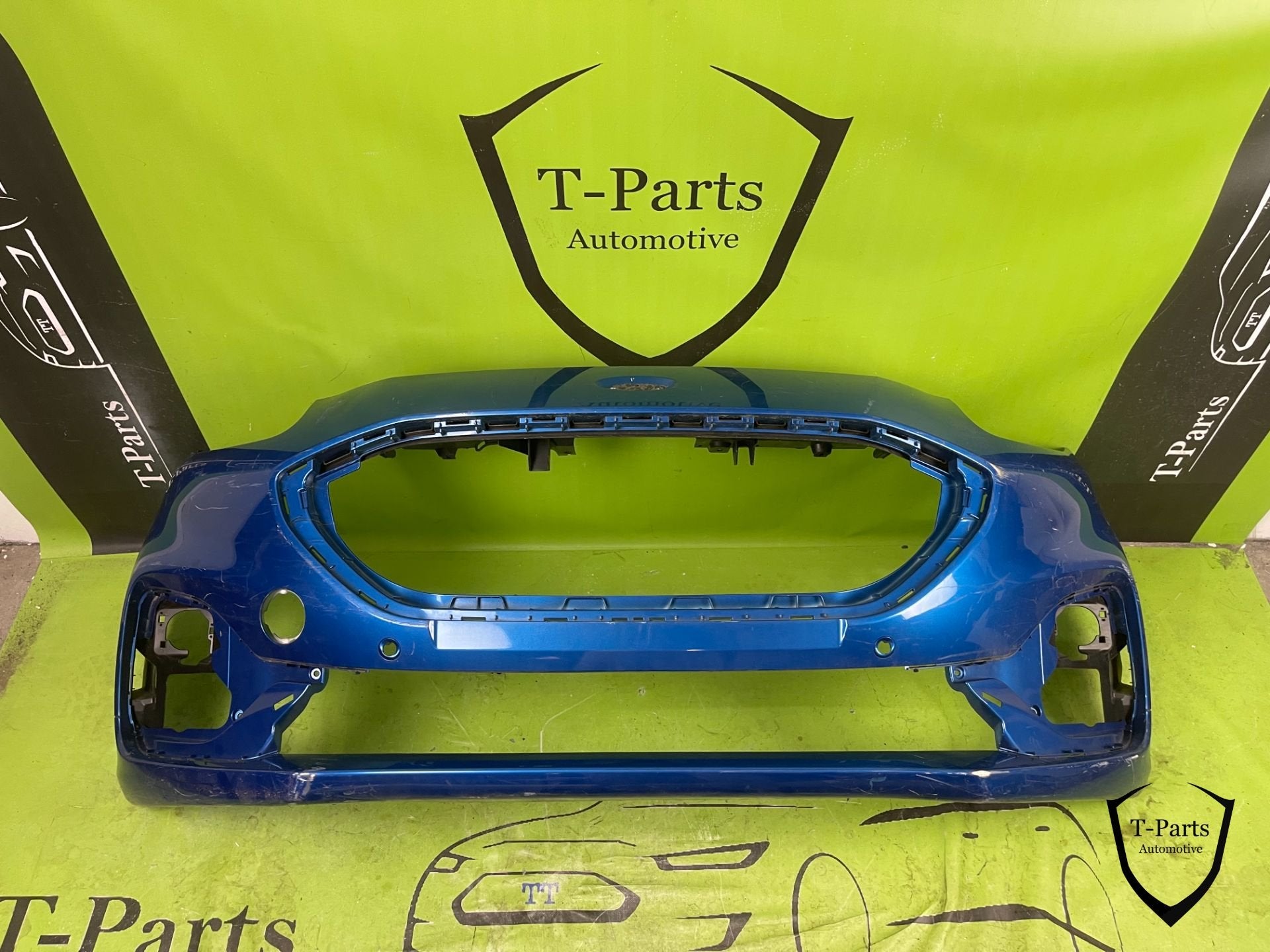 Pare-chocs avant Ford Puma ST Line 6x PDC 2520501, Pare-chocs, Info@ford.com, Ford Motor Company, American Road 1
48126  Dearborn