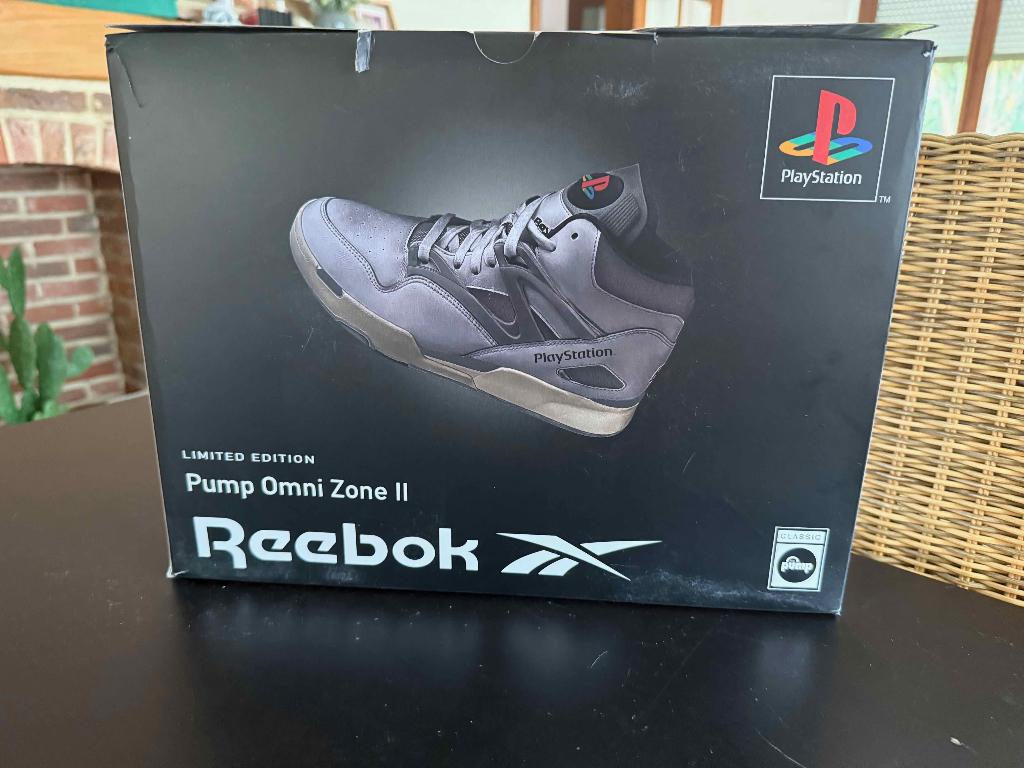 Reebok Pump Omni Zone II PlayStation 30th Anniversary, Consoles de jeu & Jeux vidéo, Consoles de jeu | Sony Consoles | Accessoires