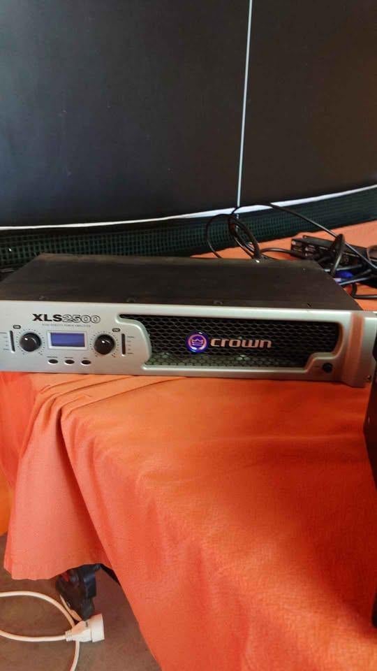 Crown xls, Audio, Tv en Foto, Versterkers en Ontvangers, Zo goed als nieuw, 120 watt of meer, Stereo, Ophalen