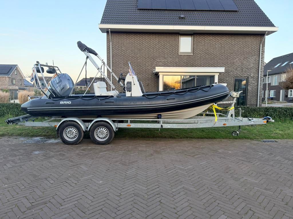 Brig Falcon Rib 5,70m Zwart | 115PK Yamaha | Kalf trailer, Ophalen, Nieuw, 70 tot 120 pk, Buitenboordmotor