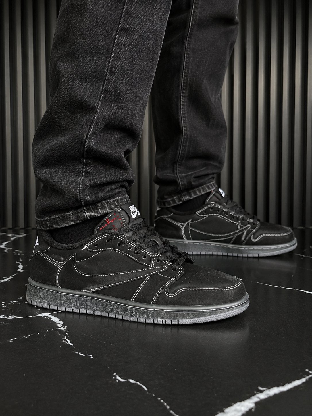 Travis Scott x Air Jordan 1 Low OG Black Phantom – Maat 43, Neuf, Enlèvement ou Envoi, Baskets, Noir