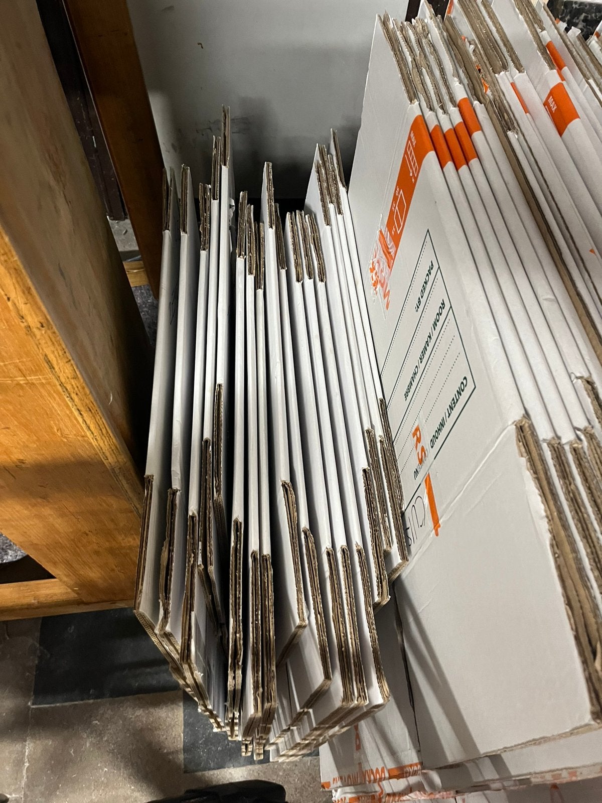 110 cartons déménagement plus papier et film a bulles, Ophalen, Gebruikt