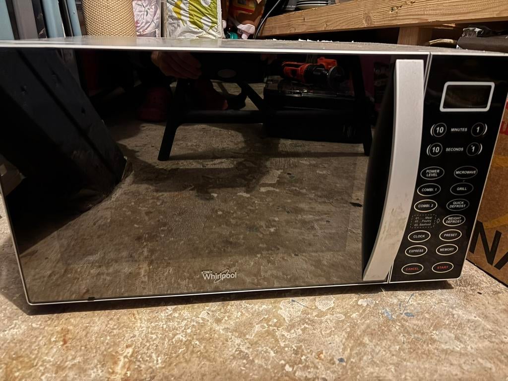 Four à micro-ondes Whirlpool Combi, Enlèvement ou Envoi, Comme neuf