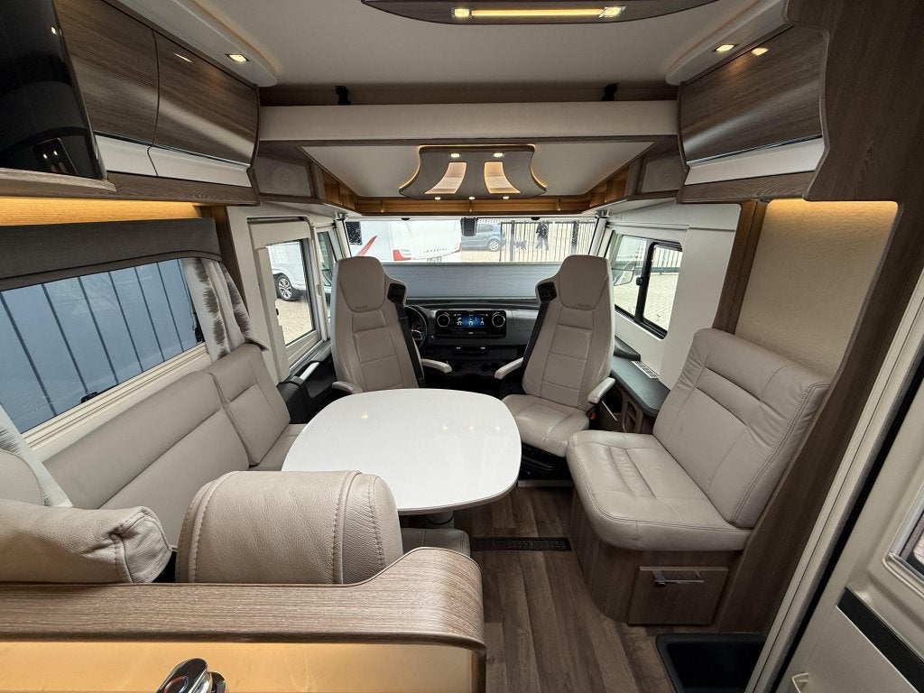 Kabe Travel Master Crown I 760 LGB, Caravans en Kamperen, Mobilhomes, Diesel, 7 tot 8 meter, Cassettetoilet, Airbags