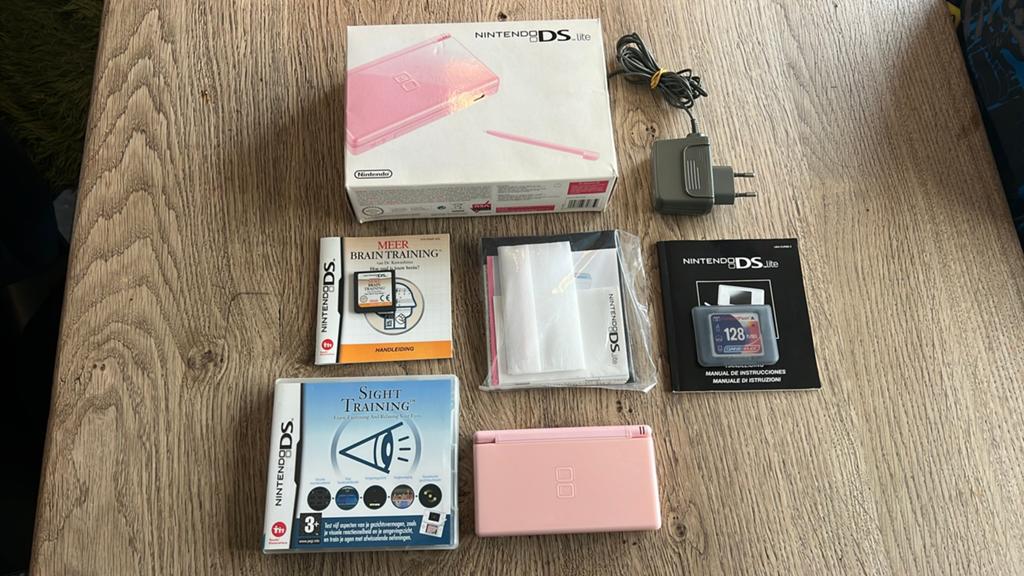 Nintendo DS rose met toebehoren, Games en Spelcomputers, Ophalen, Gebruikt
