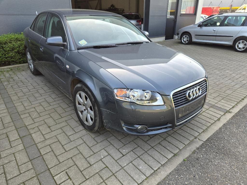 AUDI A4 Automatique, Autos, 100 kW, Argent ou Gris, Achat, 4 portes