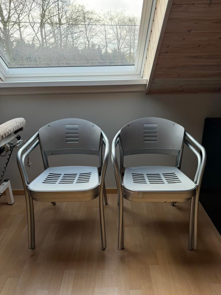 Ensemble de quatre chaises en métal, Maison & Meubles, Chaises, Comme neuf, Quatre, Métal, Gris, Enlèvement
