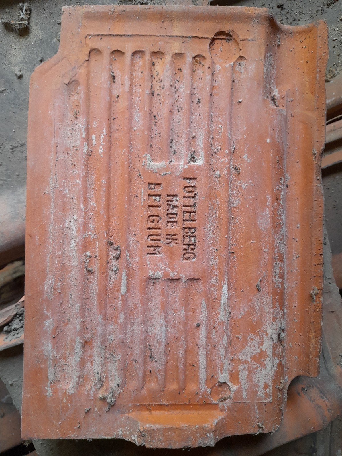 Oude Potterberg-tegels gemaakt in België, Ophalen, Dakpannen