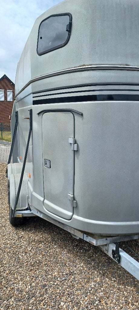 2 paardstrailer, Ophalen, Gebruikt, Polyester, 2-paards trailer