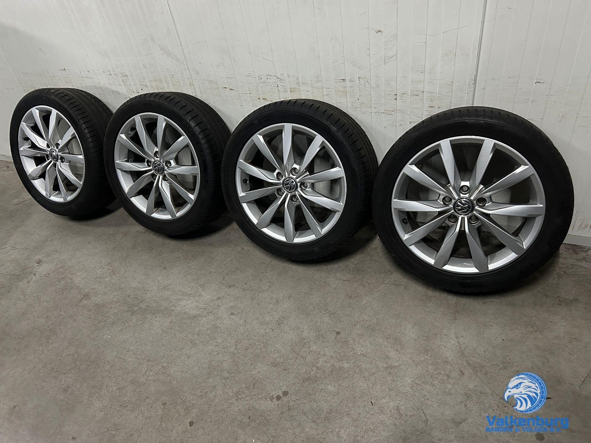 6-7mm! Originele VW Golf Dijon 17 inch velgen 5x112 zomerban, Auto-onderdelen, Gebruikt, -, -, Banden en Velgen