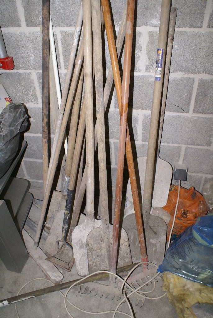 OUTILS MACONNERIE / TERRASSEMENT/ JARDIN, Enlèvement