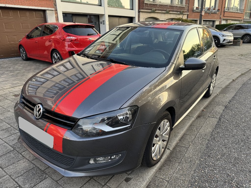 VW Polo 1.4 essence avec 189 000 km en état de propreté, Argent ou Gris, Achat, 63 kW, Boîte manuelle