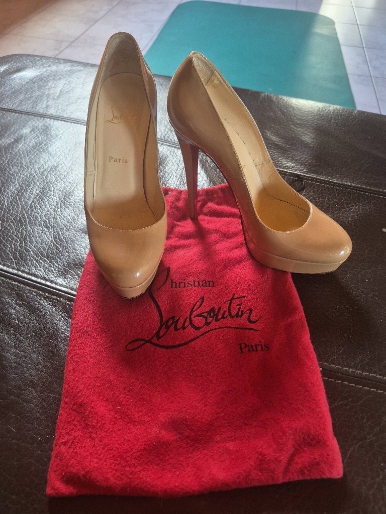 Louboutin bianca nude 40, Ophalen, Overige kleuren, Christian louboutin, Schoenen met hoge hakken