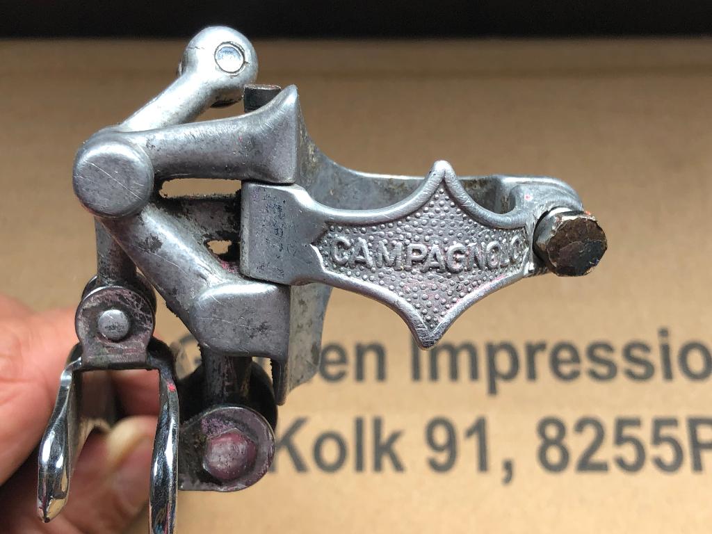 Campagnolo voorderailleur record, Ophalen