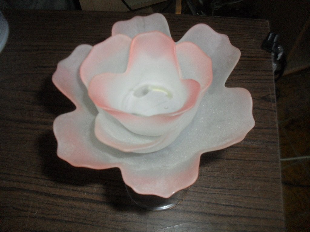 Bougeoir en forme de rose sur un socle, Enlèvement, Utilisé, Autres matériaux, Bougie