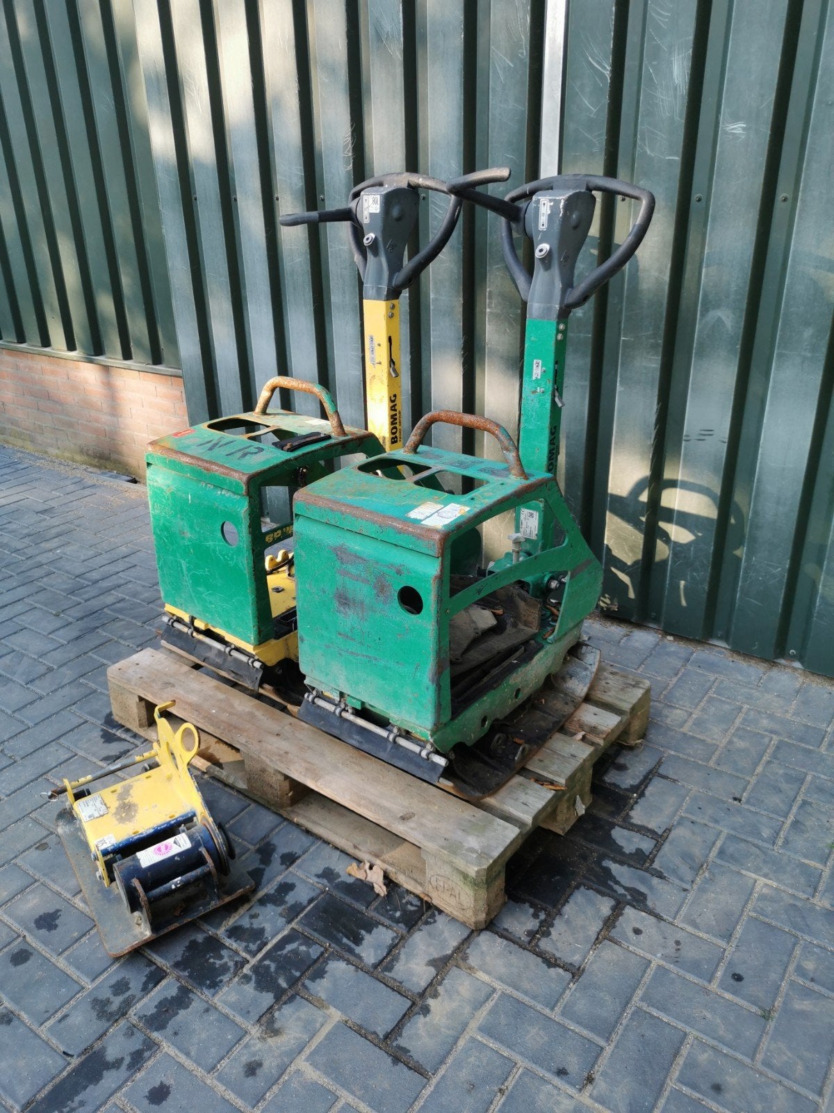 2x Bomag bpr 25/50 1x Bomag bvp 10/30 trilplaat, Enlèvement