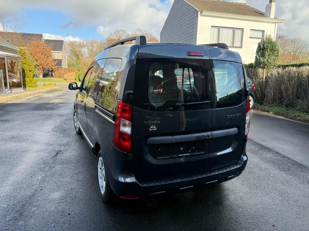 Dacia Dokker Laureate (bj 2016), Auto's, Dacia, Voorwielaandrijving, Stof, Gebruikt, Euro 6