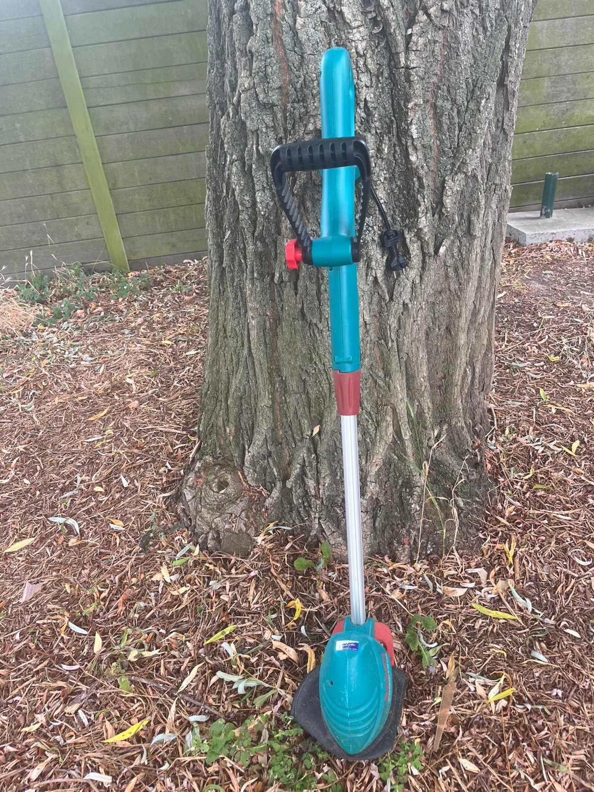 Tondeuse à gazon Bosch, Jardin & Terrasse, Coupe-bordures, Enlèvement, Utilisé, Moins de 10 cm, Électrique