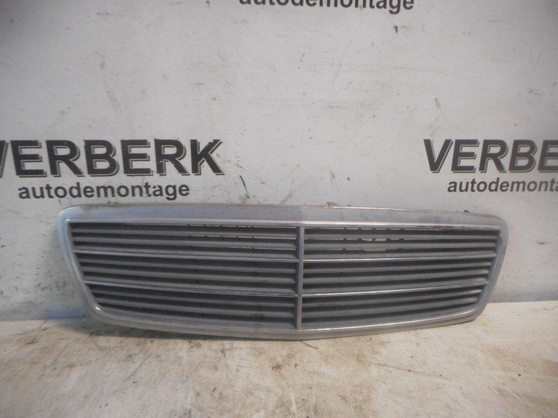 CALANDRE Mercedes-Benz C (W203) (a2038800483), Mercedes-Benz, Utilisé, Dialog.mb@mercedes-benz.com, Mercedes-Benz AG