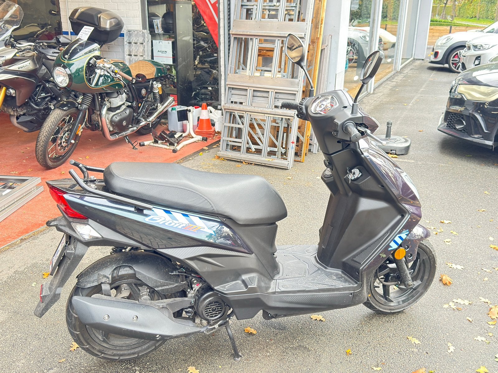 Sym 45 km 4 months old 837 km best condition, Fietsen en Brommers, Verzenden, Zo goed als nieuw, Benzine