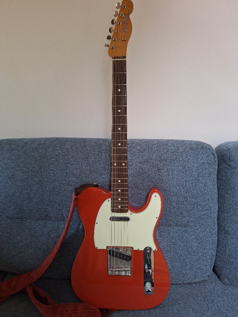 FENDER TELECASTER VINTERA, Muziek en Instrumenten, Ophalen, Zo goed als nieuw, Solid body, Fender