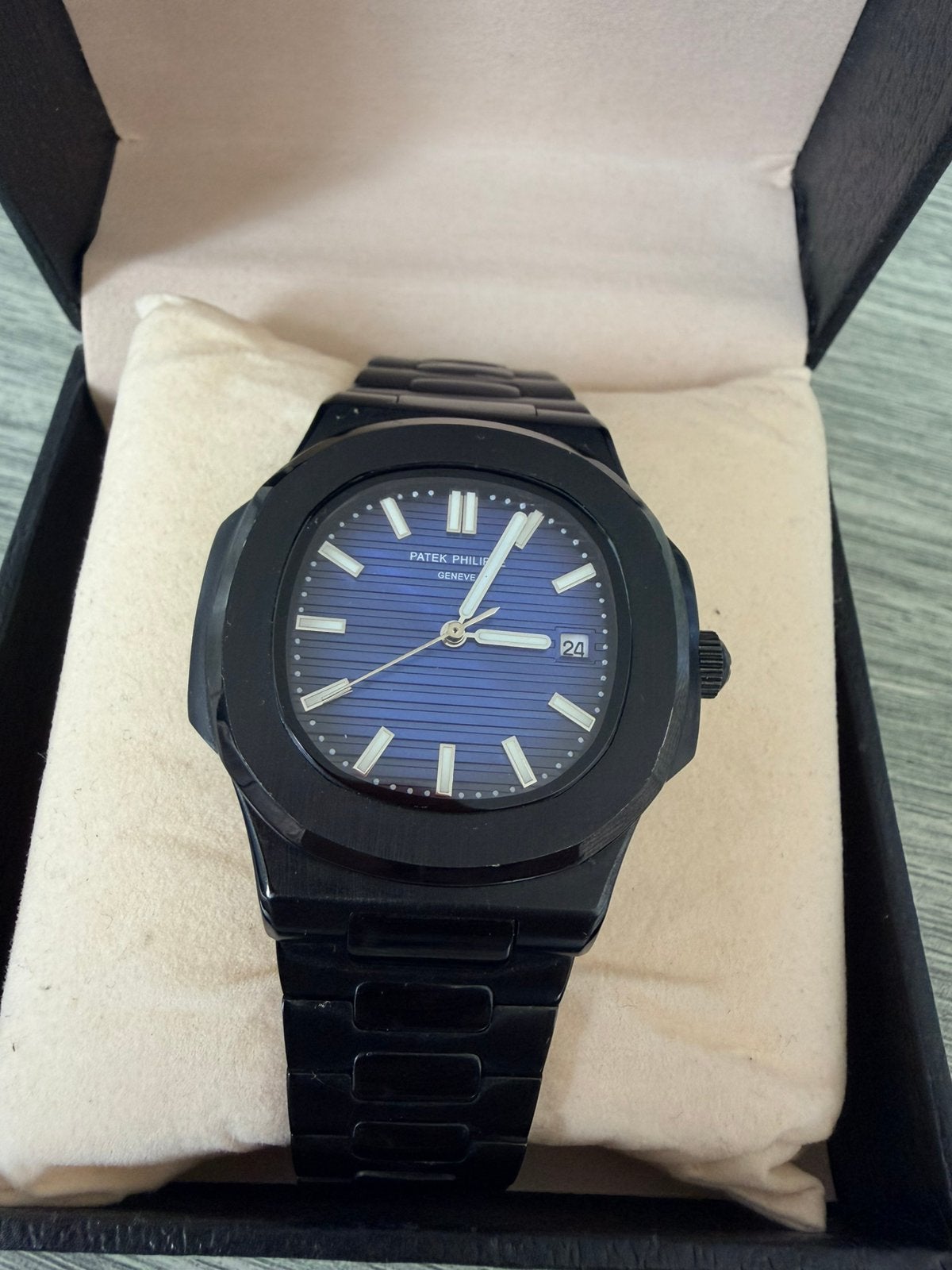 Montre homme style sportif noir et bleu, Montre-bracelet, Autres marques, Enlèvement ou Envoi, Utilisé