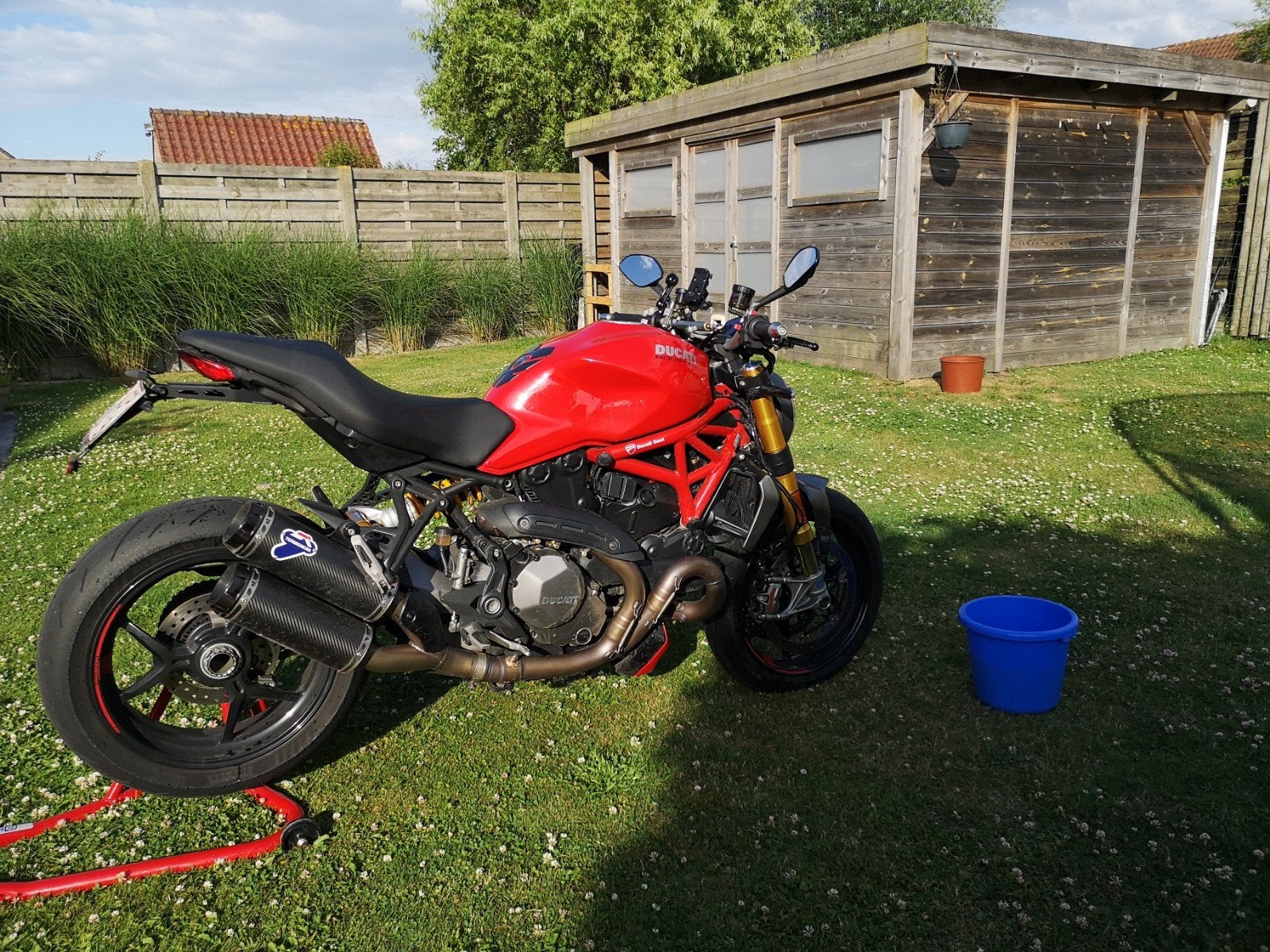 Ducati Monster 1200S, Particulier