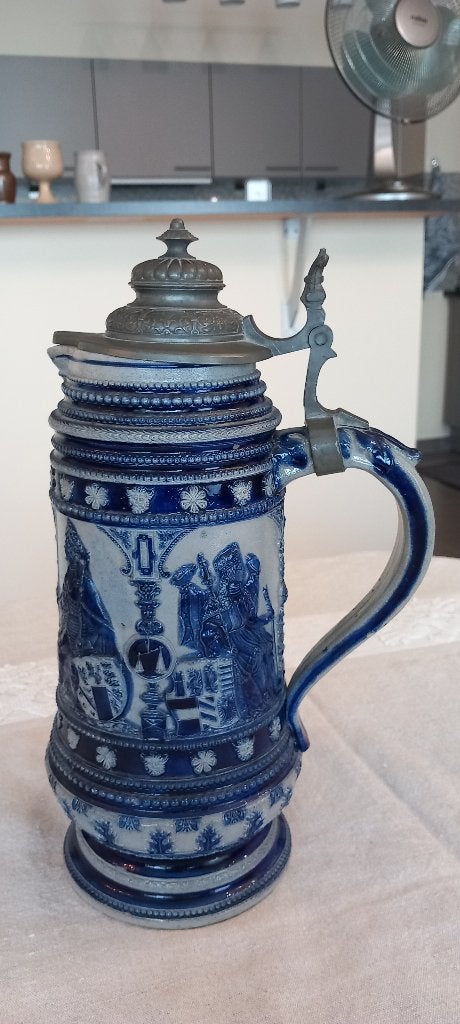 Grande chope allemande du Westerwald, Enlèvement