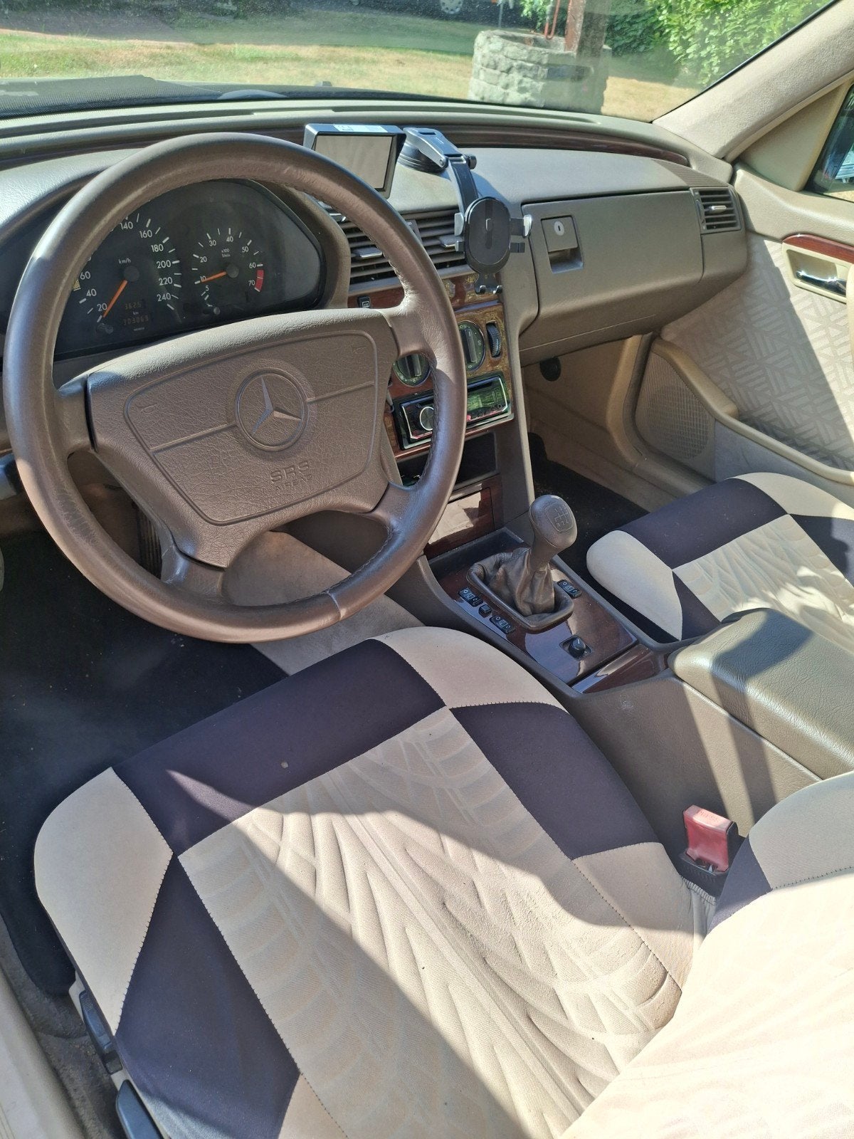oldtimer mercedes c180, foto 6