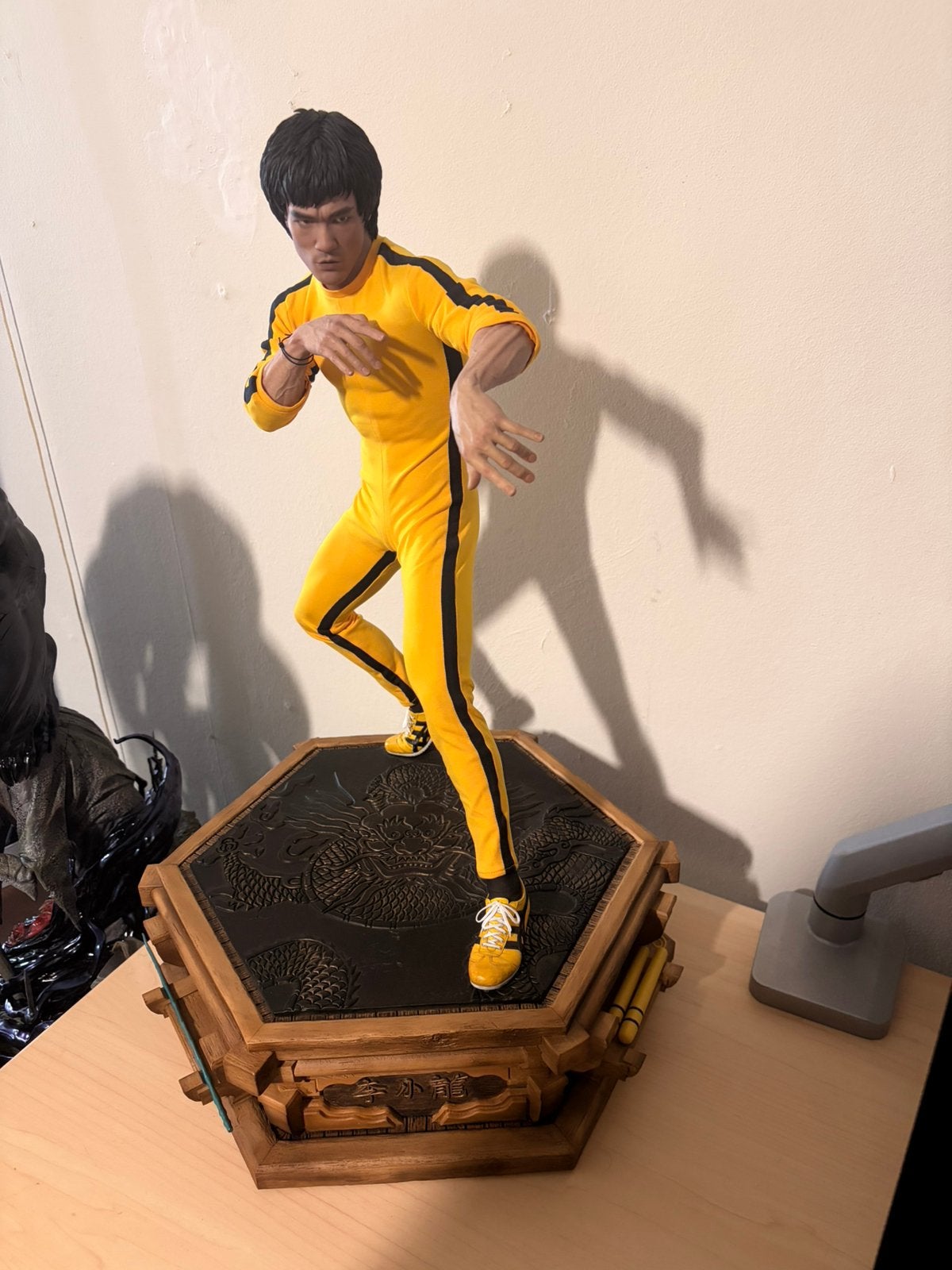 ruil Bruce Lee  Statue Game of Death 1/4 Blitzway voor dc, Ophalen, Zo goed als nieuw, Mens