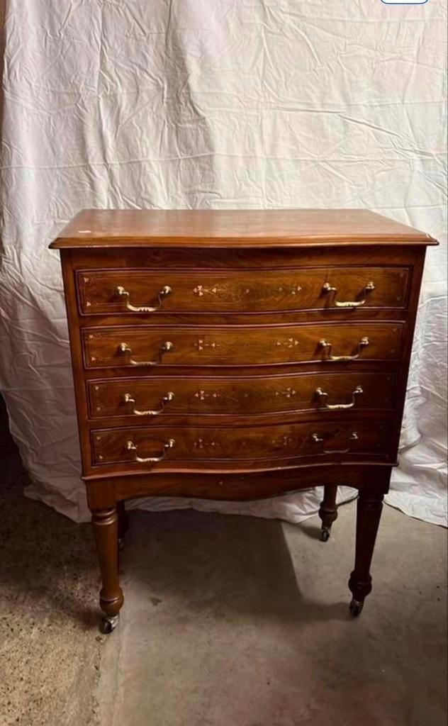 2 ladenkasten op wieltjes, Ophalen, Kersenhout