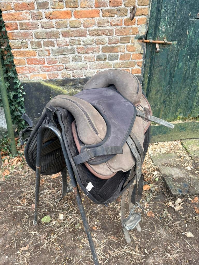 Twee x boomloze Torsion zadels, Animaux & Accessoires, Chevaux & Poneys | Selles, Utilisé, Enlèvement ou Envoi