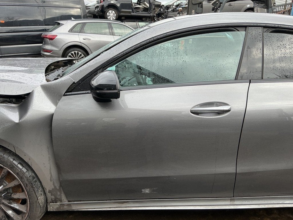 PORTIER LINKS VOOR CLA (118.3) (01-2019/-) (|A1187202101|), Auto-onderdelen, Gebruikt, Voor, Mercedes-Benz, Deur