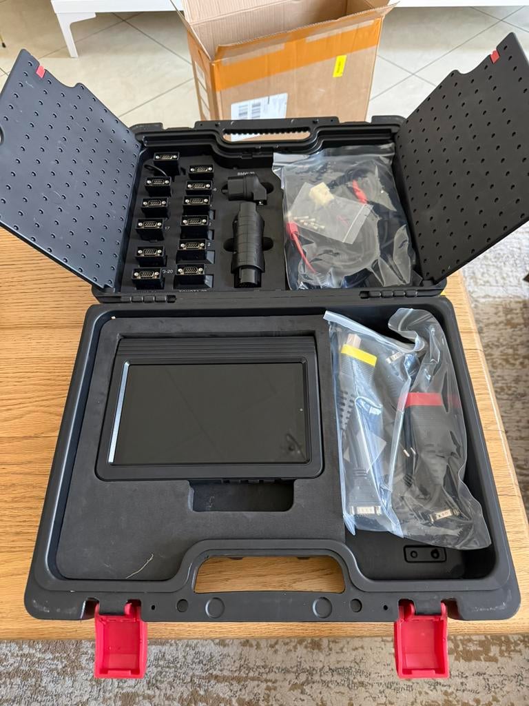 OBD Launchpad valises complet 2an mises à jour gratuit, Enlèvement, Comme neuf