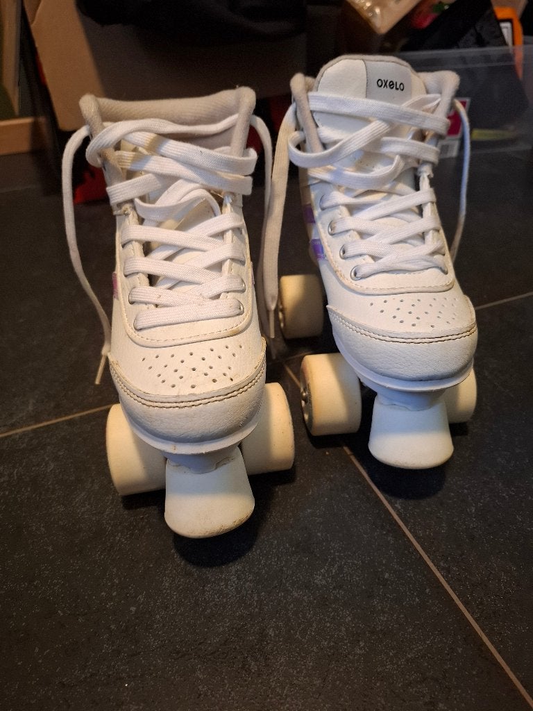 Rolschaatsen + bescherming (apart ook te koop), Ophalen, Gebruikt, Kinderen