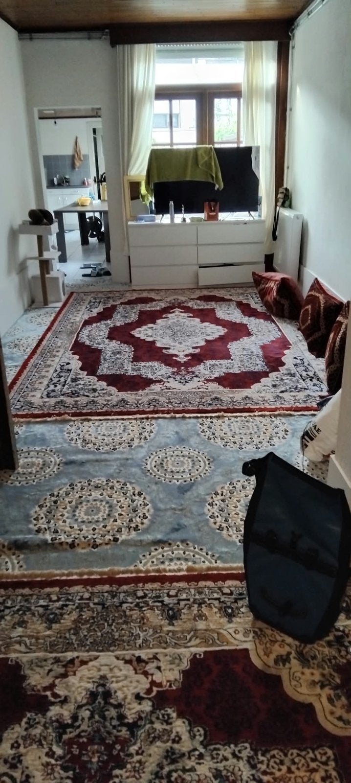 Afghaanse tapijten en kussens te koop, Ophalen, Zo goed als nieuw