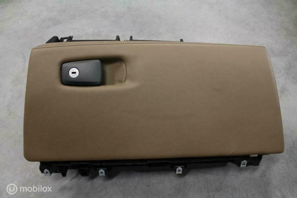 Handschoenkastje groen BMW X6 F16 (2014-heden)