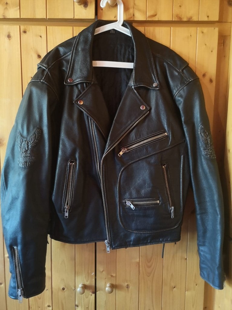 Lederen motorvest met Harley-Davidson logo op rug en mouwen., Motoren, Ophalen, Tweedehands, Heren, Jas | leer