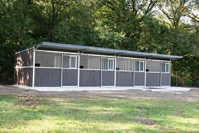 Paardenboxen,buitenboxen,buitenstal,buitenstalling, Stalling, 4 paarden of pony's of meer