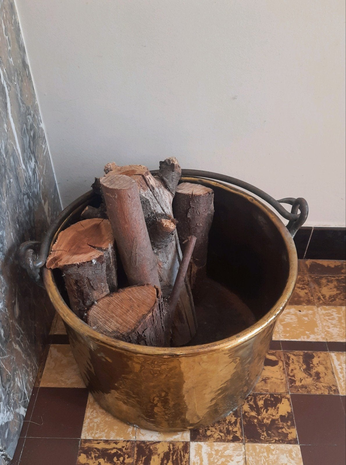 Antieke koperen houtbak / aker – Blokkenbak haardhout, Ophalen, Gebruikt, Overige materialen, Met handgreep