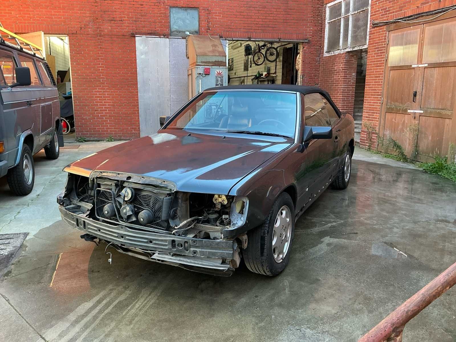 Mercedes Cabrio 300 CE 24V Oldtimer Project, Auto's, Automaat, Mercedes-Benz, Bedrijf, Overige carrosserie