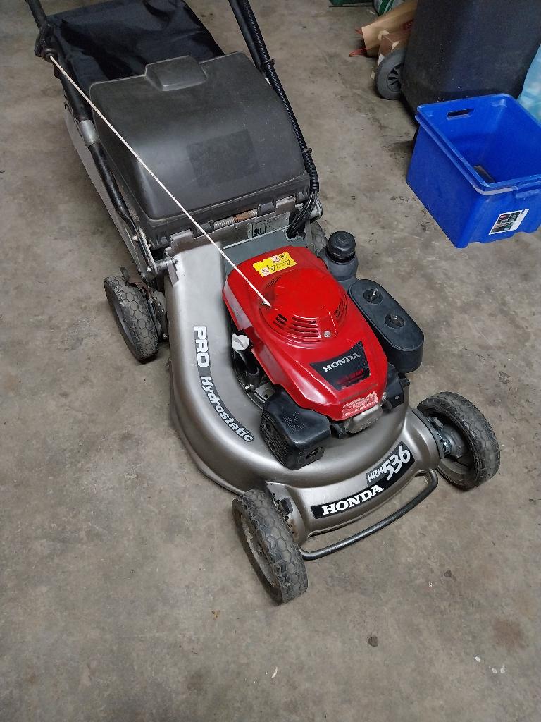 Tondeuse honda HRHpro hydrostatique, Jardin & Terrasse, Honda, Vitesses, Tondeuse rotative, Tondeuses à gazon à essence