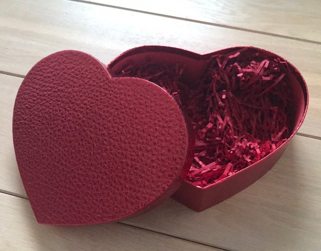 Boîte en coeur rouge, Enlèvement, Comme neuf, Rouge