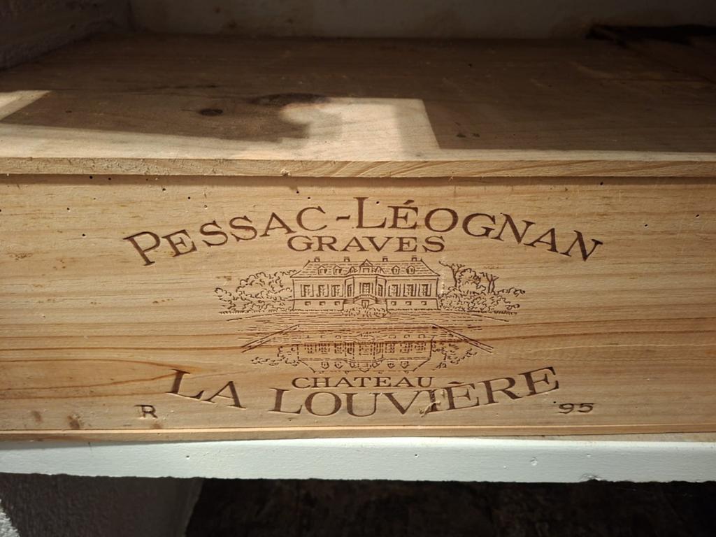 12 flessen Château La Louvière 1995, Verzamelen, Wijnen, Ophalen